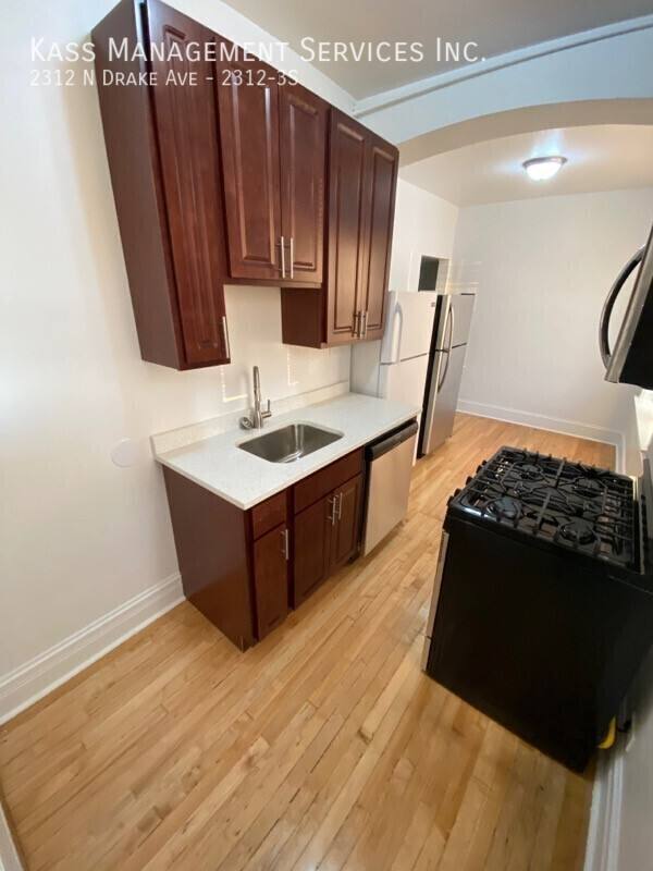 Apartment for rent at 2312 N Drake Ave #3S, Chicago, IL 60647