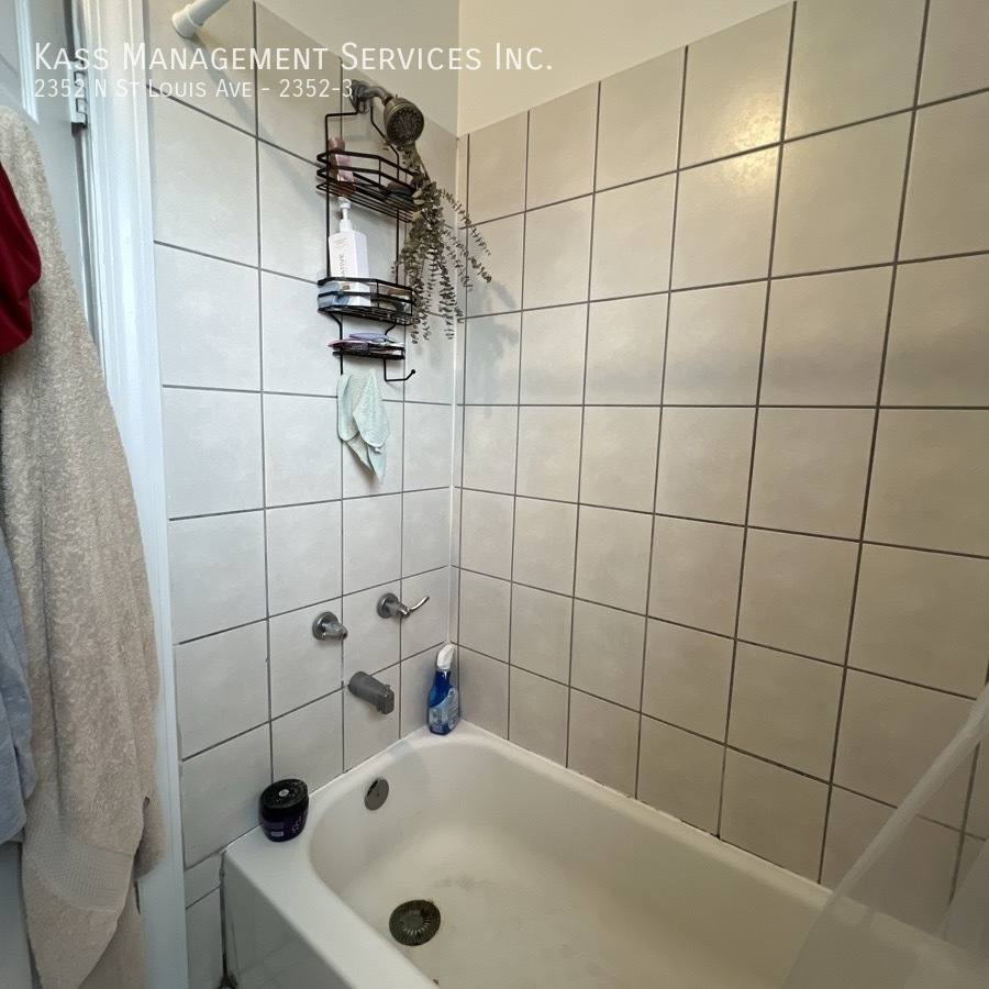 Apartment for rent at 2352 N St Louis Ave #3, Chicago, IL 60647
