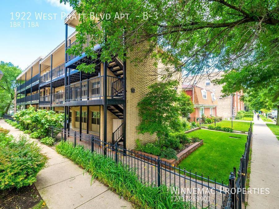 Apartment for rent at 1922 W Pratt Blvd #B-3, Chicago, IL 60626