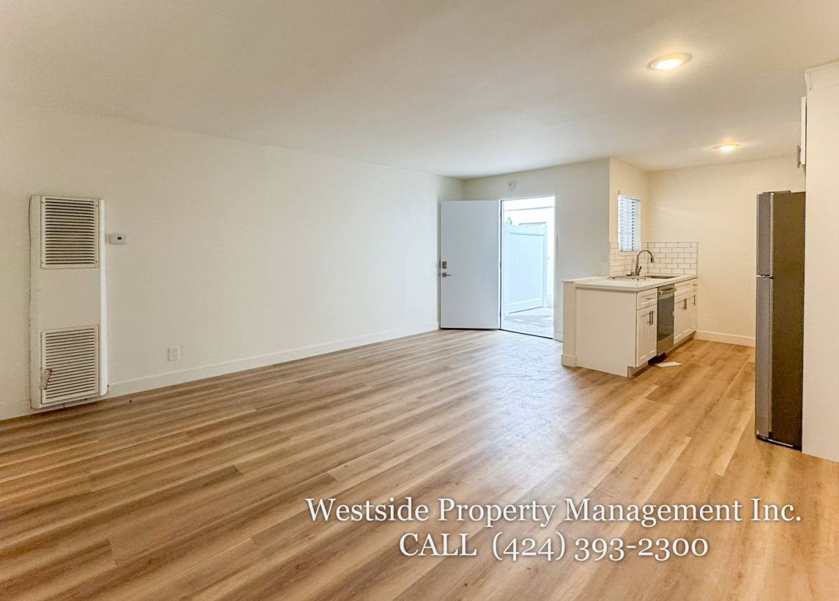 Apartment for rent at 3630 Midvale Ave #5, Los Angeles, CA 90034