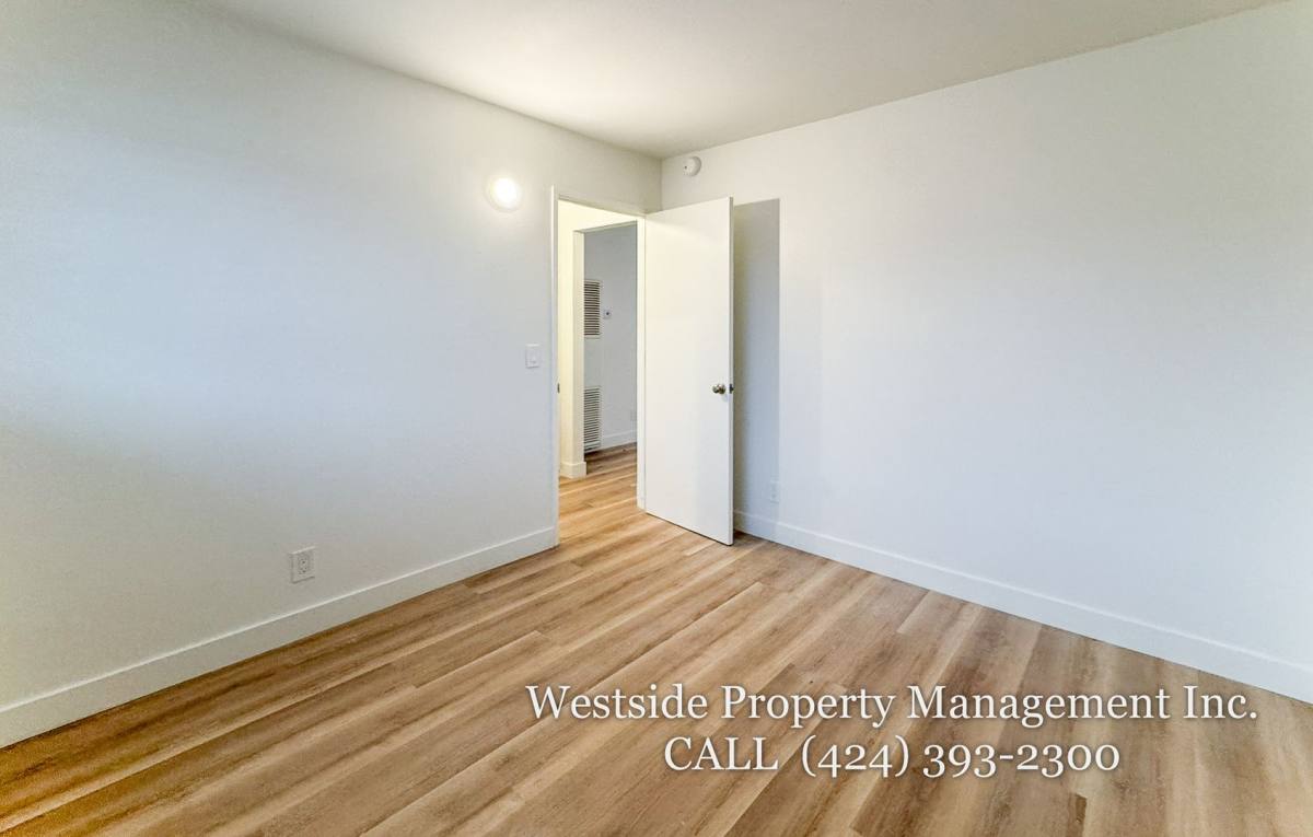 Apartment for rent at 3630 Midvale Ave #5, Los Angeles, CA 90034