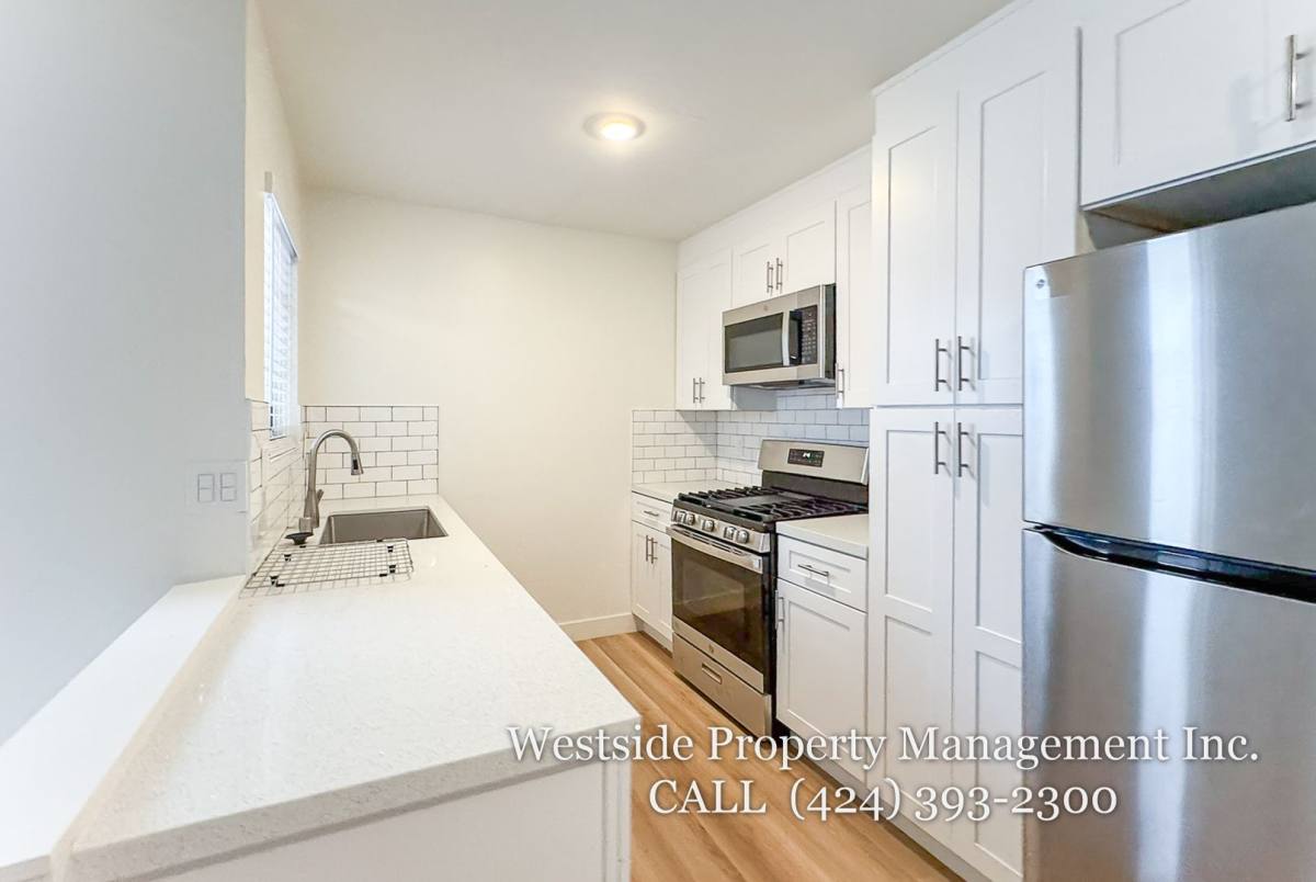 Apartment for rent at 3630 Midvale Ave #5, Los Angeles, CA 90034