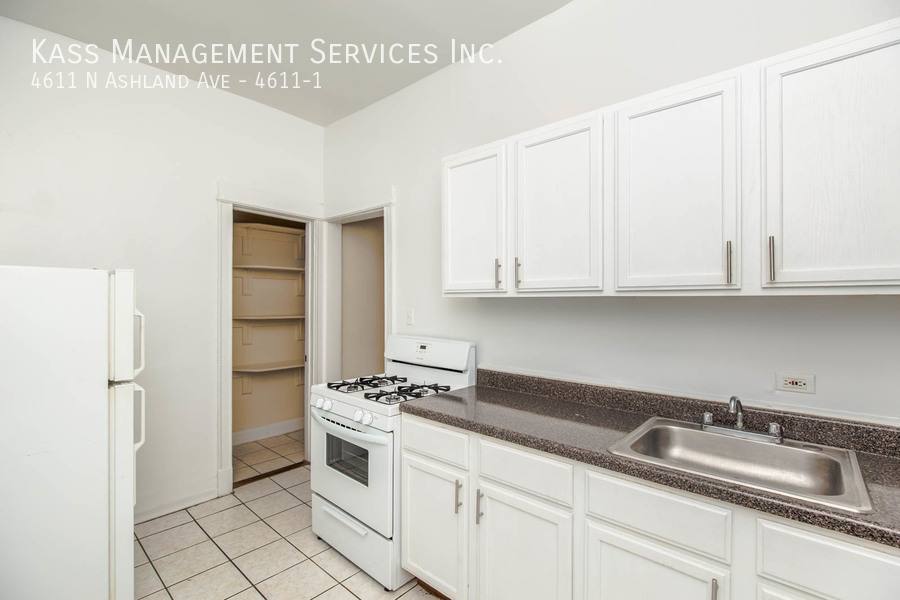 Apartment for rent at 4611 N Ashland Ave #1, Chicago, IL 60640