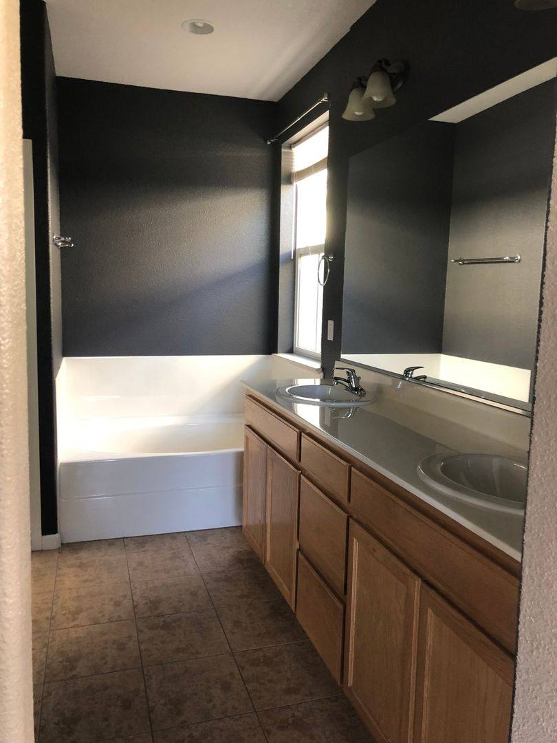 House for rent at 2709 Waldorf Lane, Fairfield, CA 94533