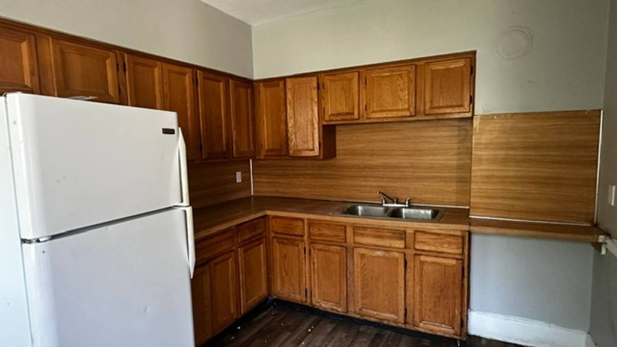 Townhouse for rent at 460-58 E123rd, Cleveland, OH 44108