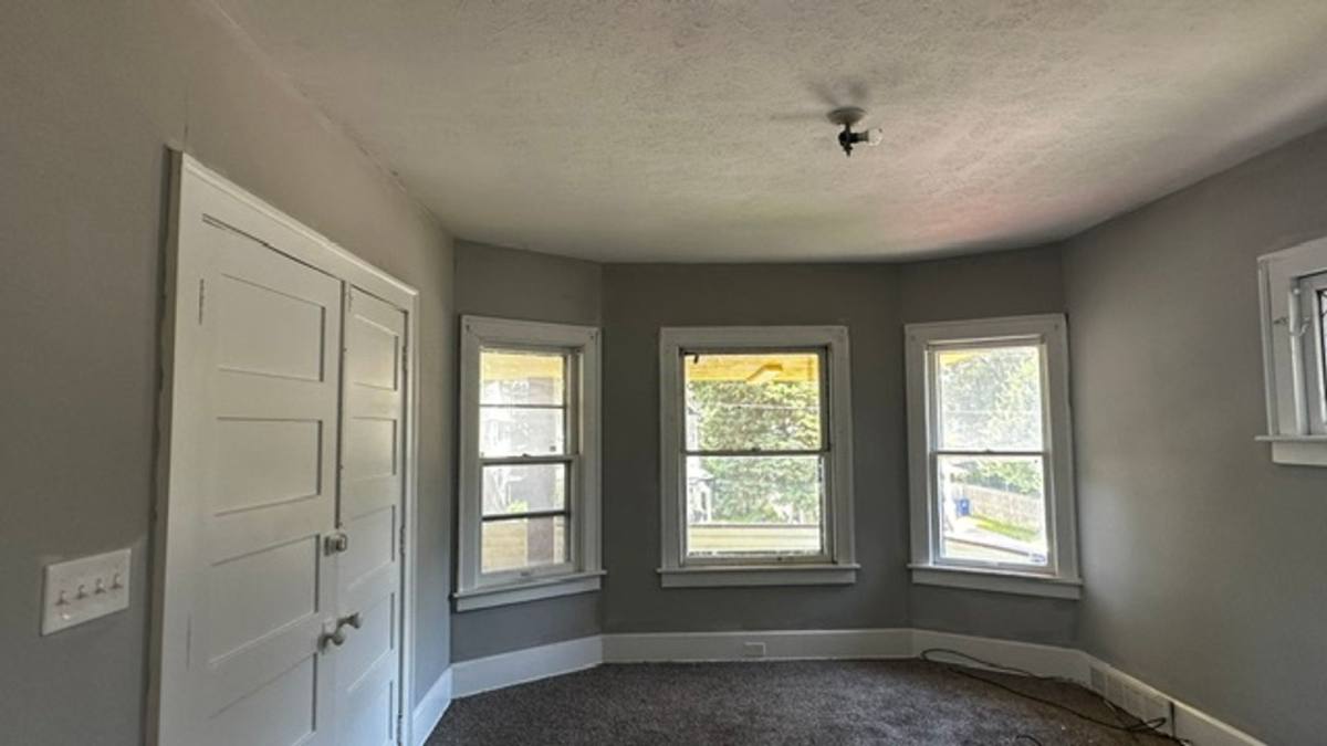 Townhouse for rent at 460-58 E123rd, Cleveland, OH 44108