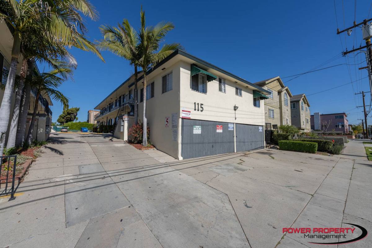 Apartment for rent at 111-115 E Beach Ave, Inglewood, CA 90302