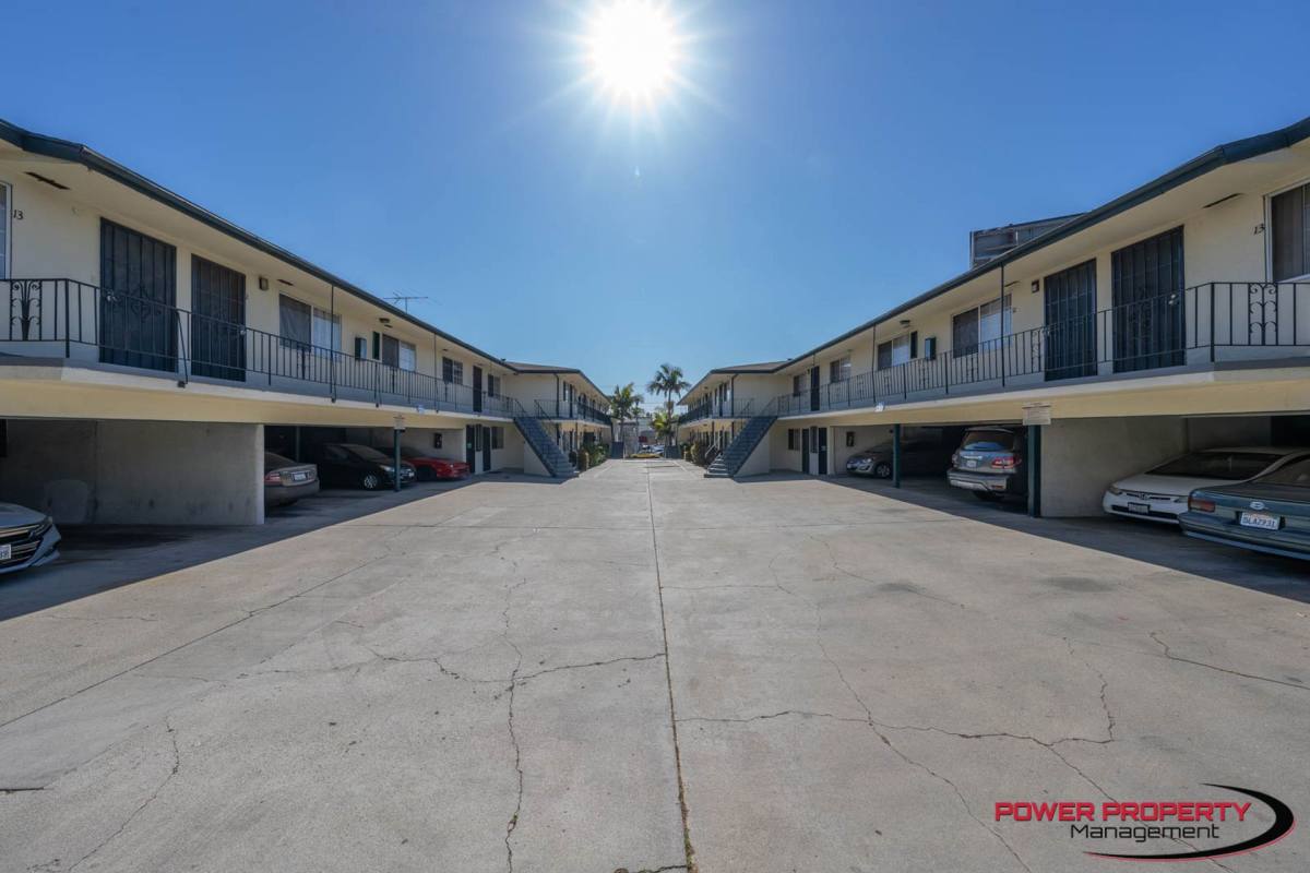 Apartment for rent at 111-115 E Beach Ave, Inglewood, CA 90302
