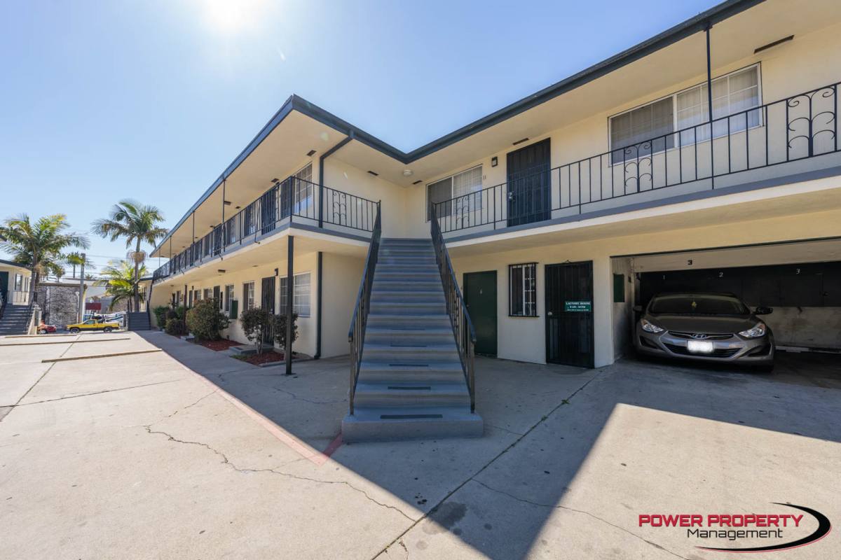 Apartment for rent at 111-115 E Beach Ave, Inglewood, CA 90302