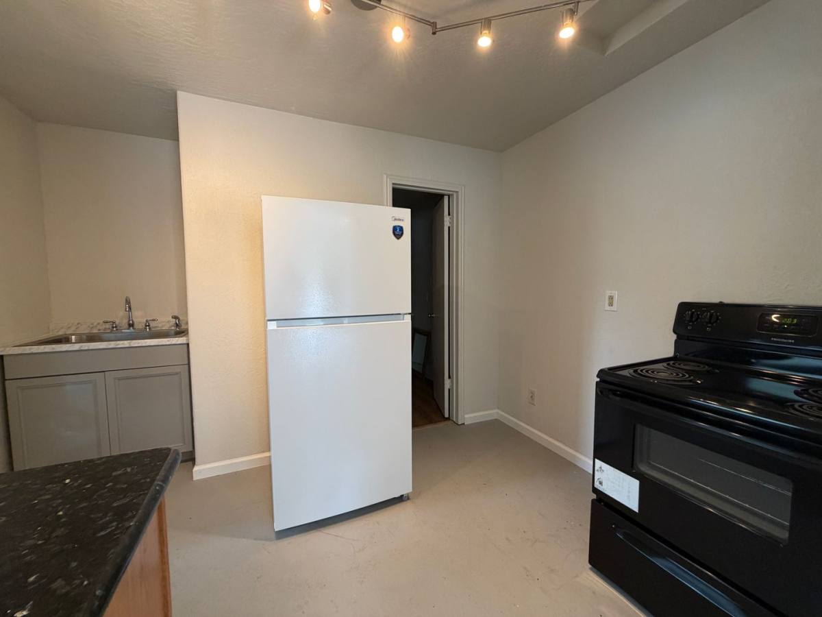 House for rent at 18515 Rawhide Rd, Jamestown, CA 95327