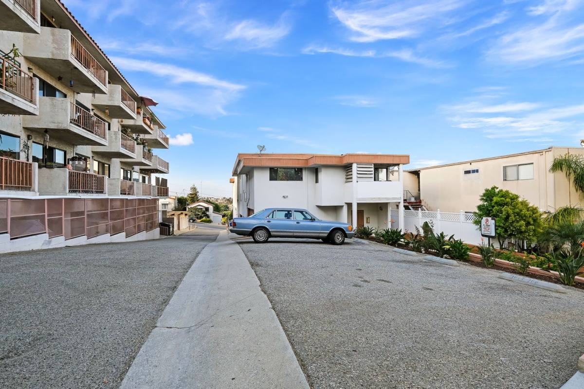 Townhouse for rent at 665 W 24th St, San Pedro, CA 90731