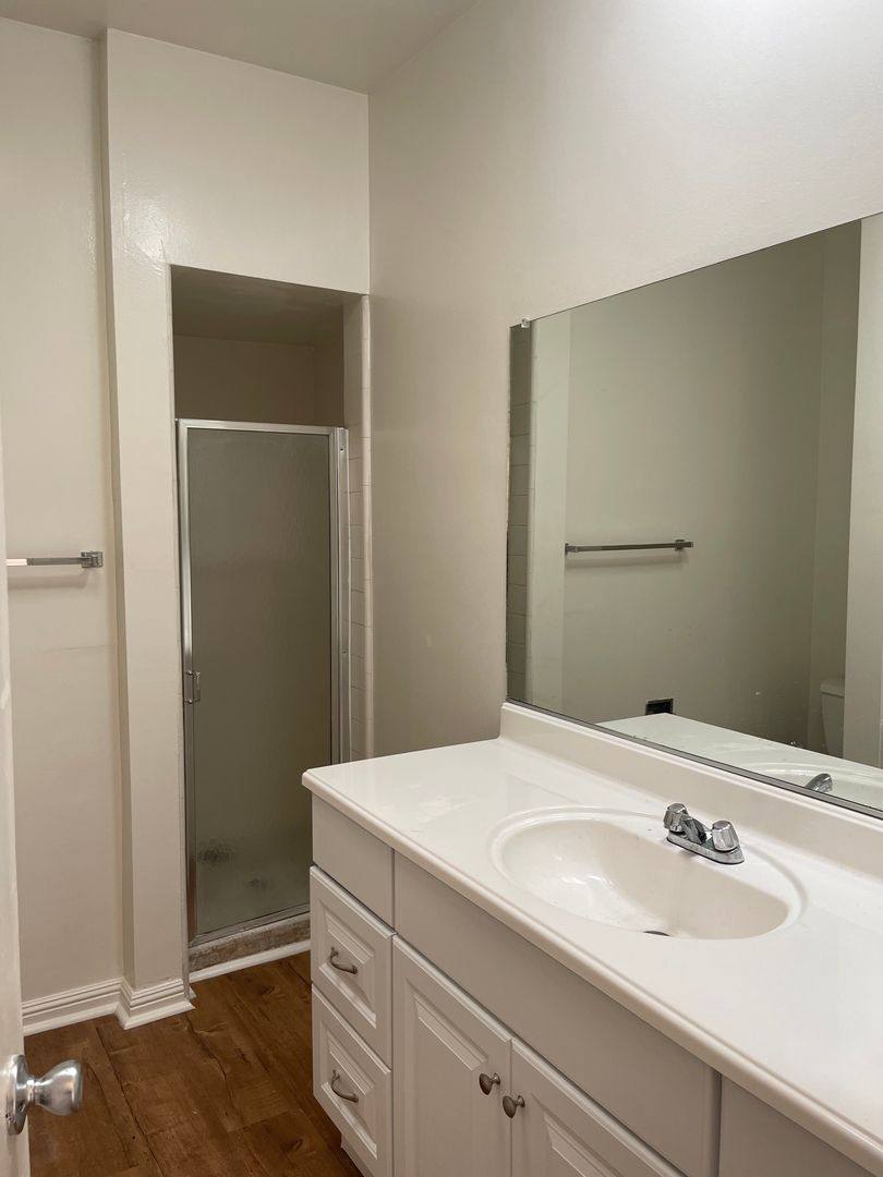 Apartment for rent at 1677 Westholme Ave, Los Angeles, CA 90024