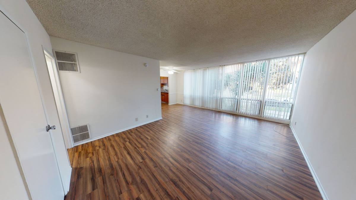 Apartment for rent at 825 S Windsor Blvd, Los Angeles, CA 90005