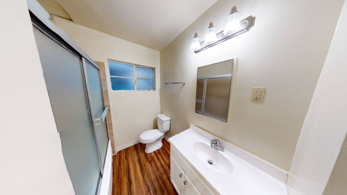 Apartment for rent at 825 S Windsor Blvd, Los Angeles, CA 90005