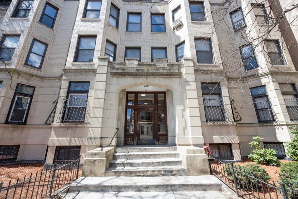 Apartment for rent at 39 Hemenway St, Boston, MA 02115