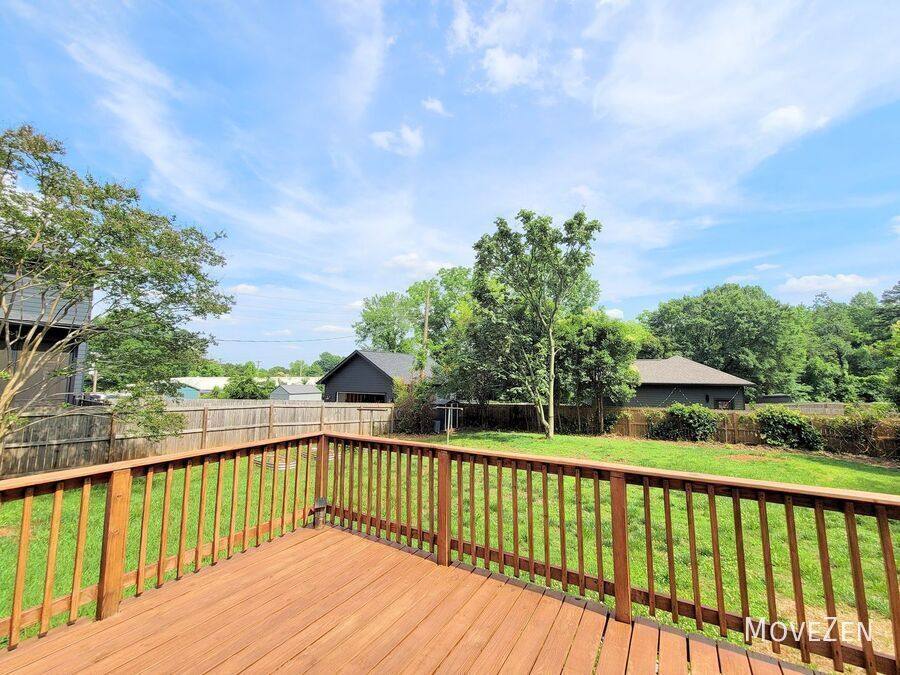 House for rent at 3819 Plainview Rd, Charlotte, NC 28208