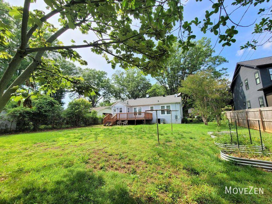 House for rent at 3819 Plainview Rd, Charlotte, NC 28208