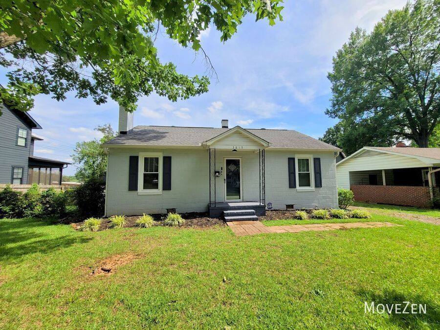 House for rent at 3819 Plainview Rd, Charlotte, NC 28208