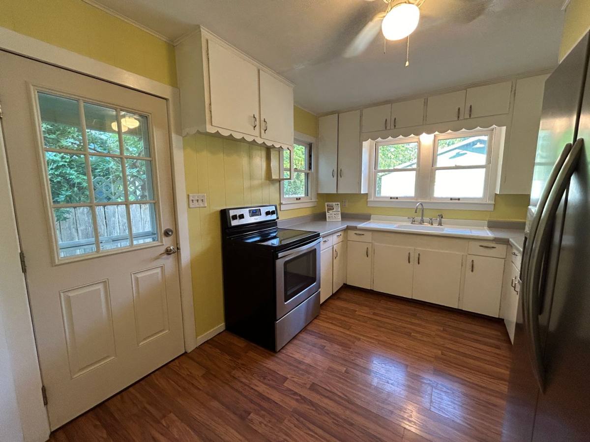 House for rent at 893 Pine St, New Braunfels, TX 78130