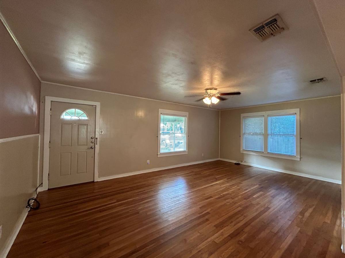 House for rent at 893 Pine St, New Braunfels, TX 78130