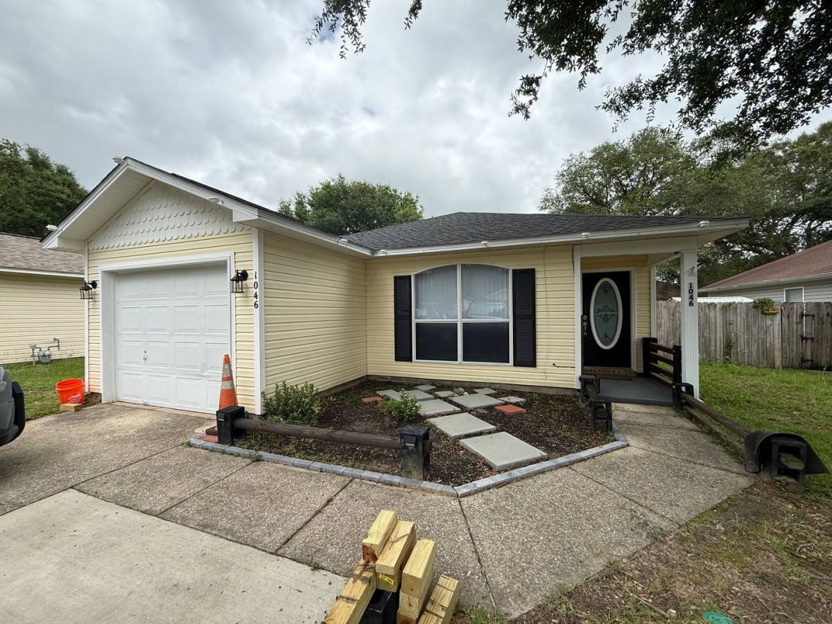 House for rent at 1046 Simpson St, Pensacola, FL 32526