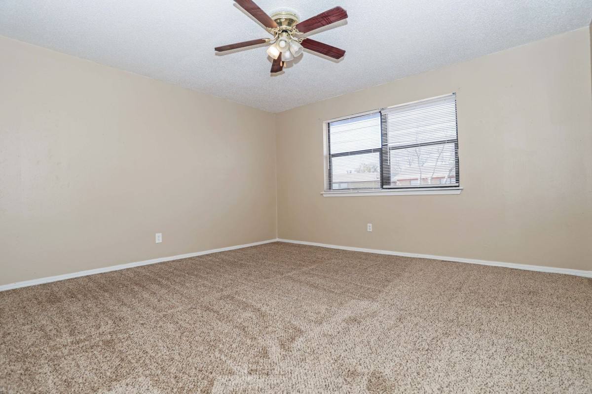 Apartment for rent at 6370 W Wilshire, Oklahoma City, OK 73132