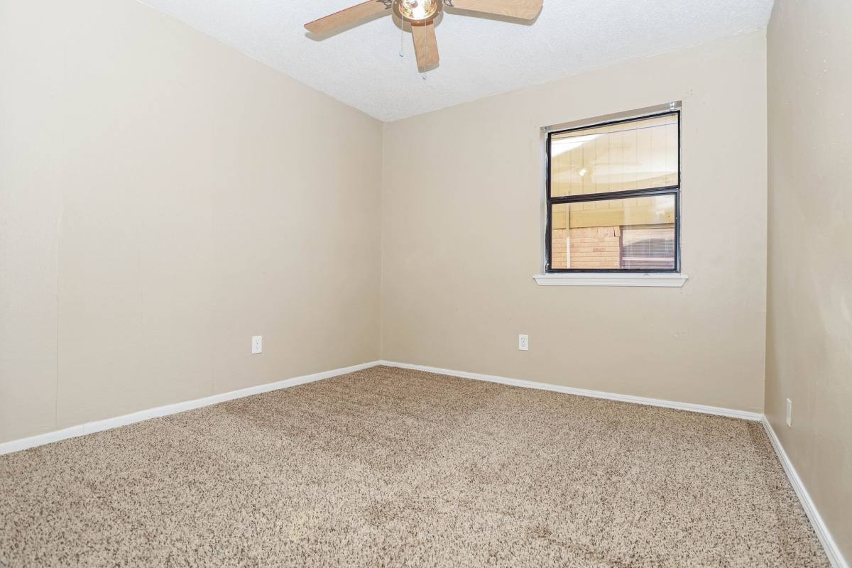 Apartment for rent at 6370 W Wilshire, Oklahoma City, OK 73132