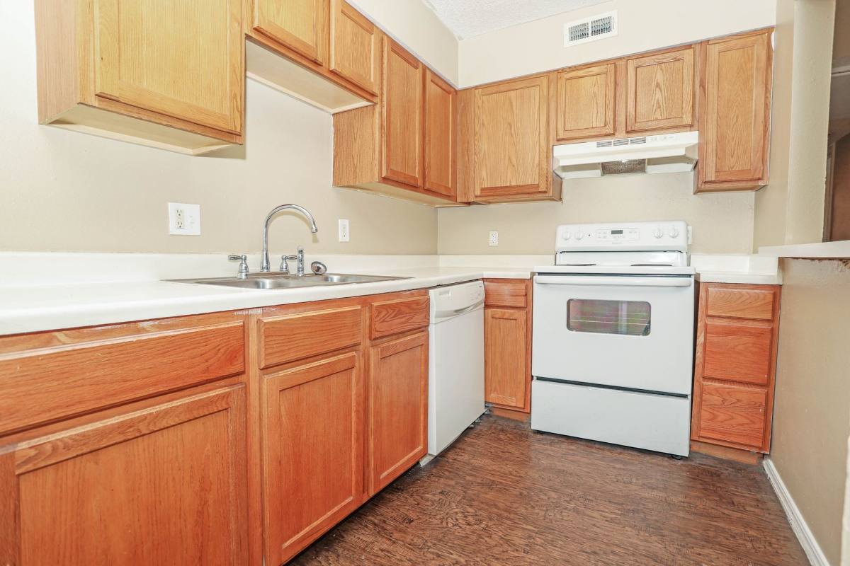 Apartment for rent at 6370 W Wilshire, Oklahoma City, OK 73132