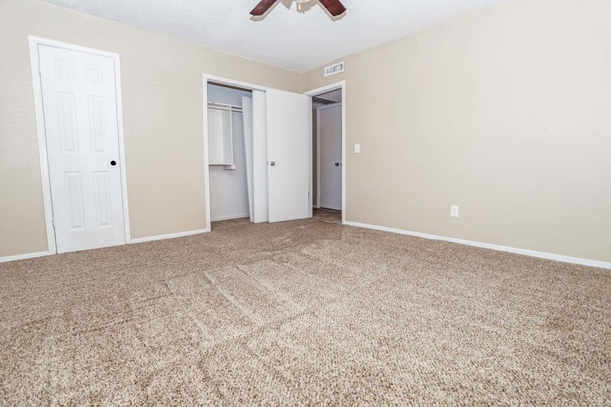 Apartment for rent at 6370 W Wilshire, Oklahoma City, OK 73132