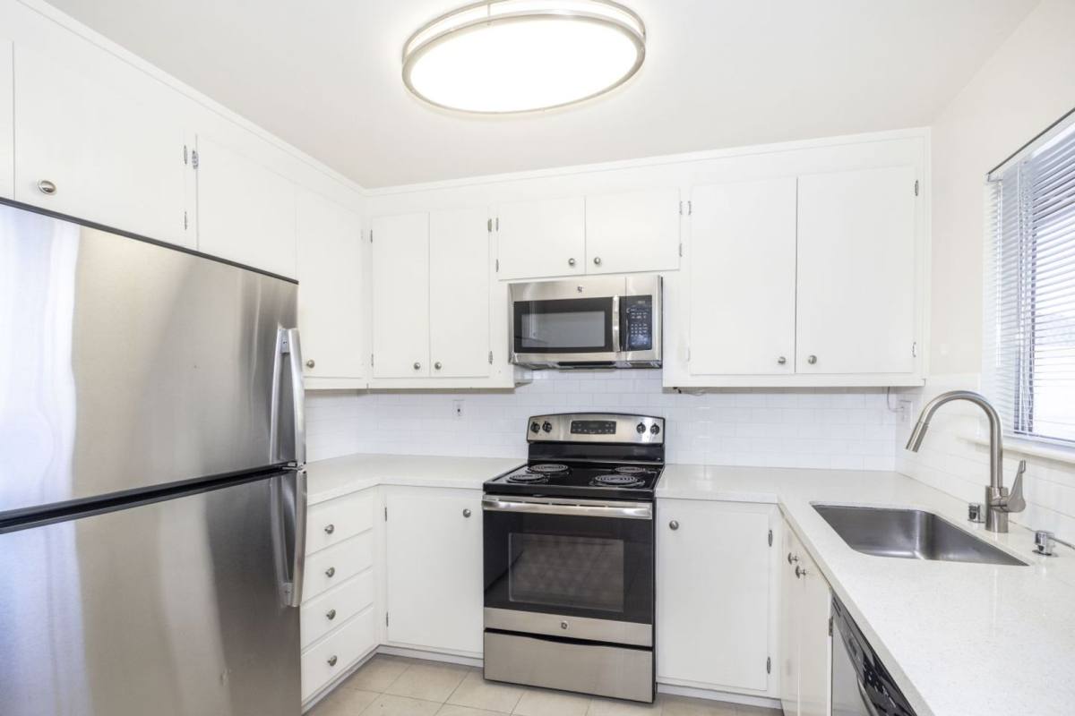 Apartment for rent at 1016 Middle Ave, Menlo Park, CA 94025
