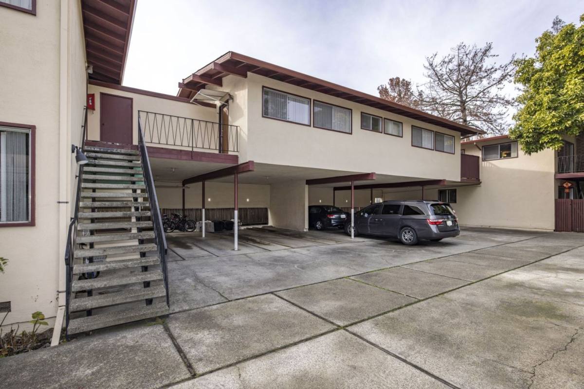 Apartment for rent at 1016 Middle Ave, Menlo Park, CA 94025