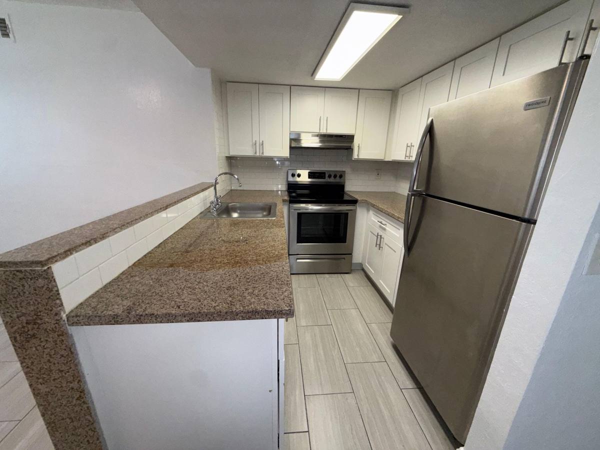 Apartment for rent at 10120 NW 36 St, Coral Springs, FL 33065