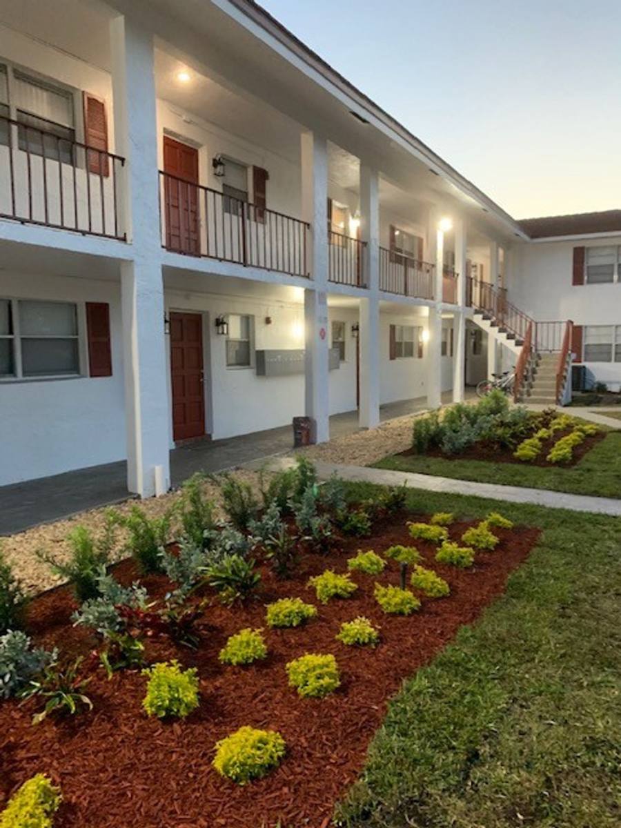 Apartment for rent at 10120 NW 36 St, Coral Springs, FL 33065
