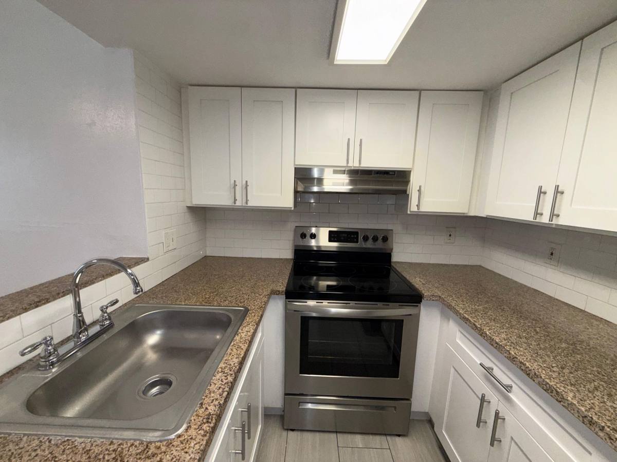 Apartment for rent at 10120 NW 36 St, Coral Springs, FL 33065