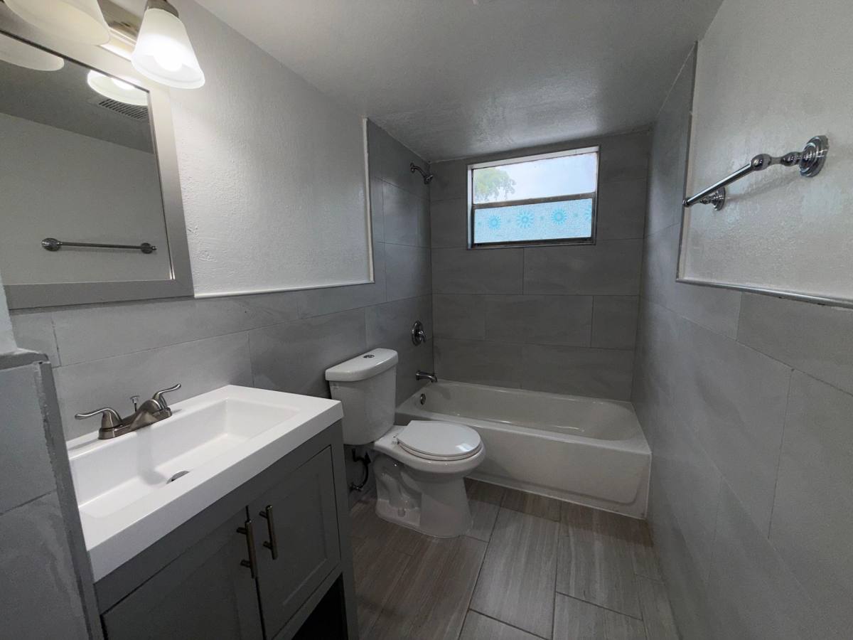 Apartment for rent at 10120 NW 36 St, Coral Springs, FL 33065