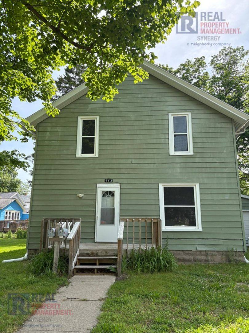 Apartment for rent at 112 N Clinton St, Charlotte, MI 48813