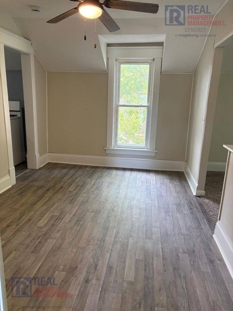 Apartment for rent at 112 N Clinton St, Charlotte, MI 48813