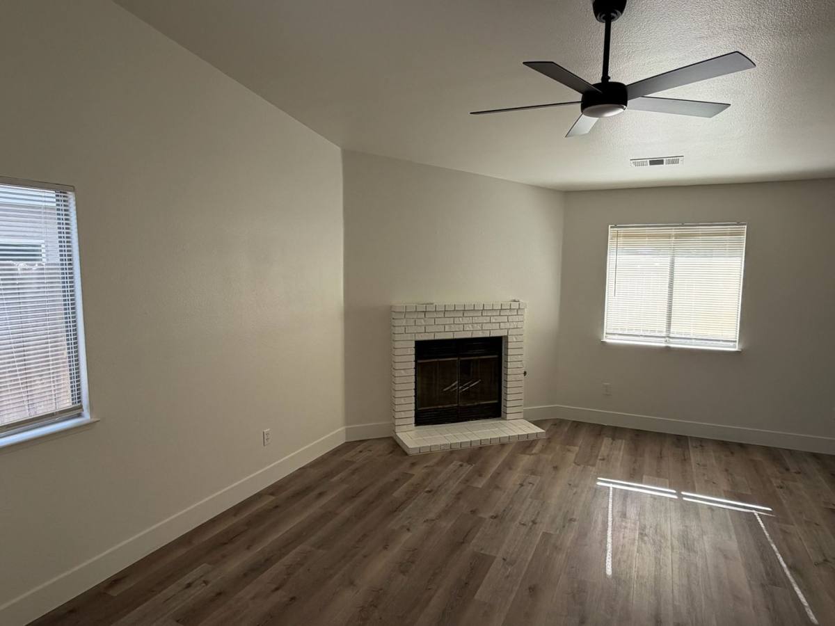 Condo for rent at 2337 N 10th Ave, Hanford, CA 93230