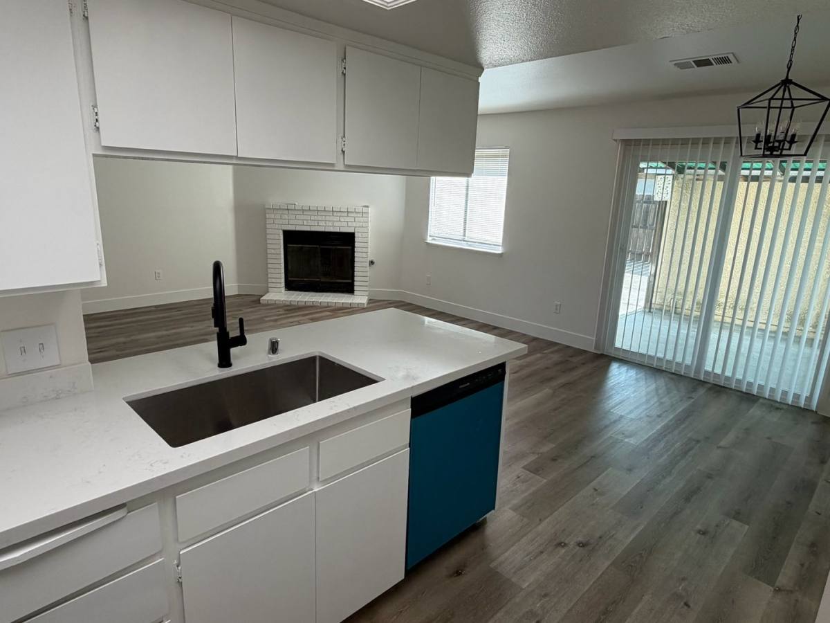 Condo for rent at 2337 N 10th Ave, Hanford, CA 93230