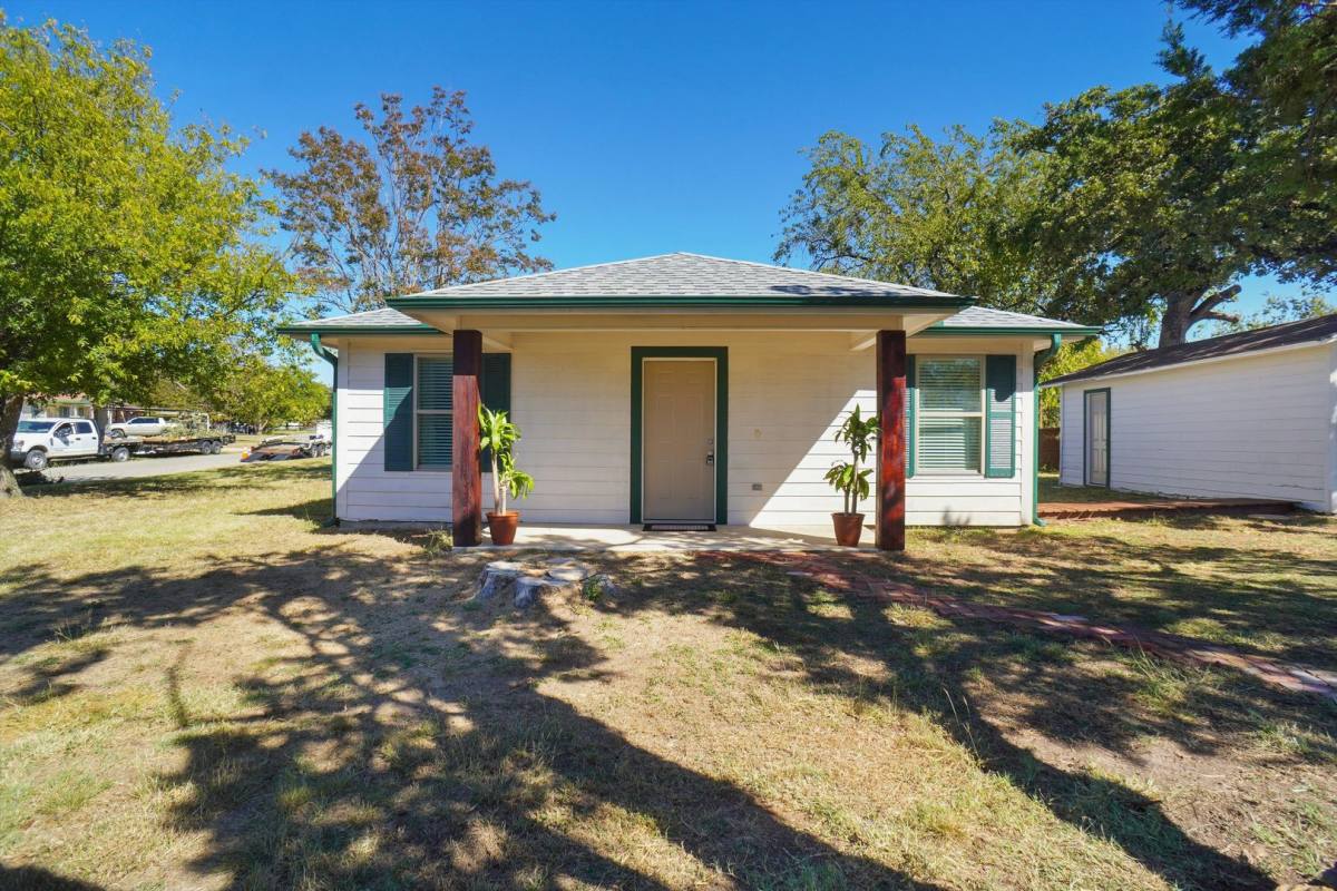 House for rent at 617 Park St, Azle, TX 76020