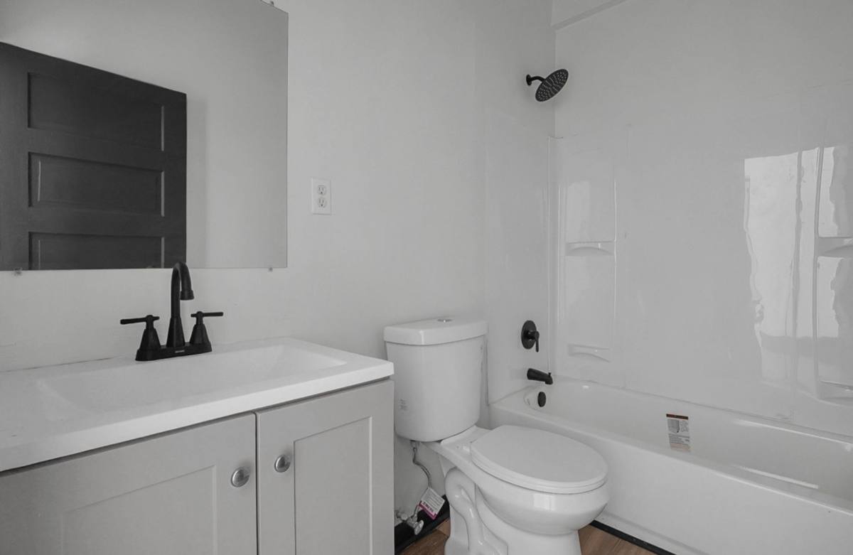 Apartment for rent at 51 E N St, Newark, OH 43055