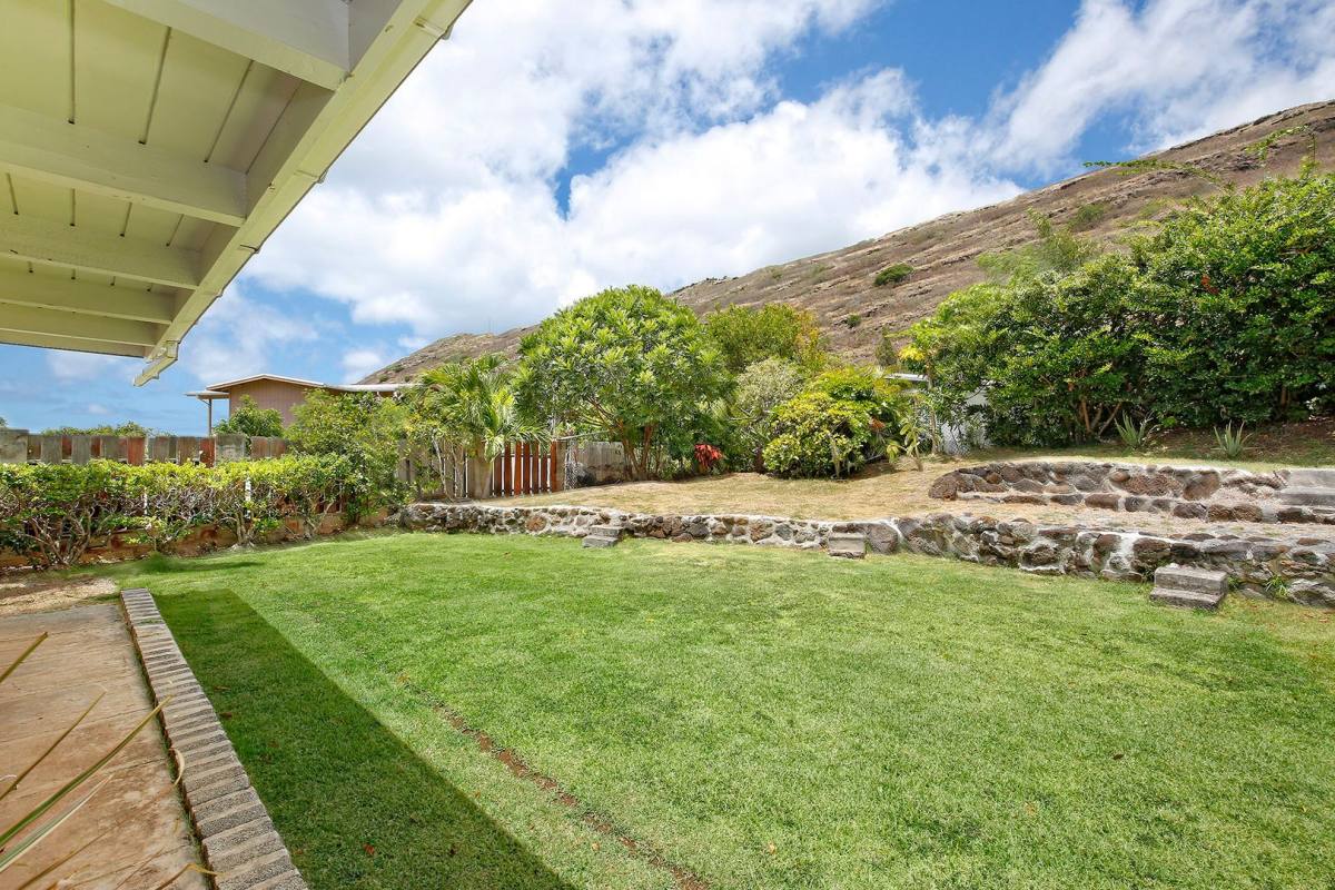 House for rent at 735 Kapulena Loop, Honolulu, HI 96825