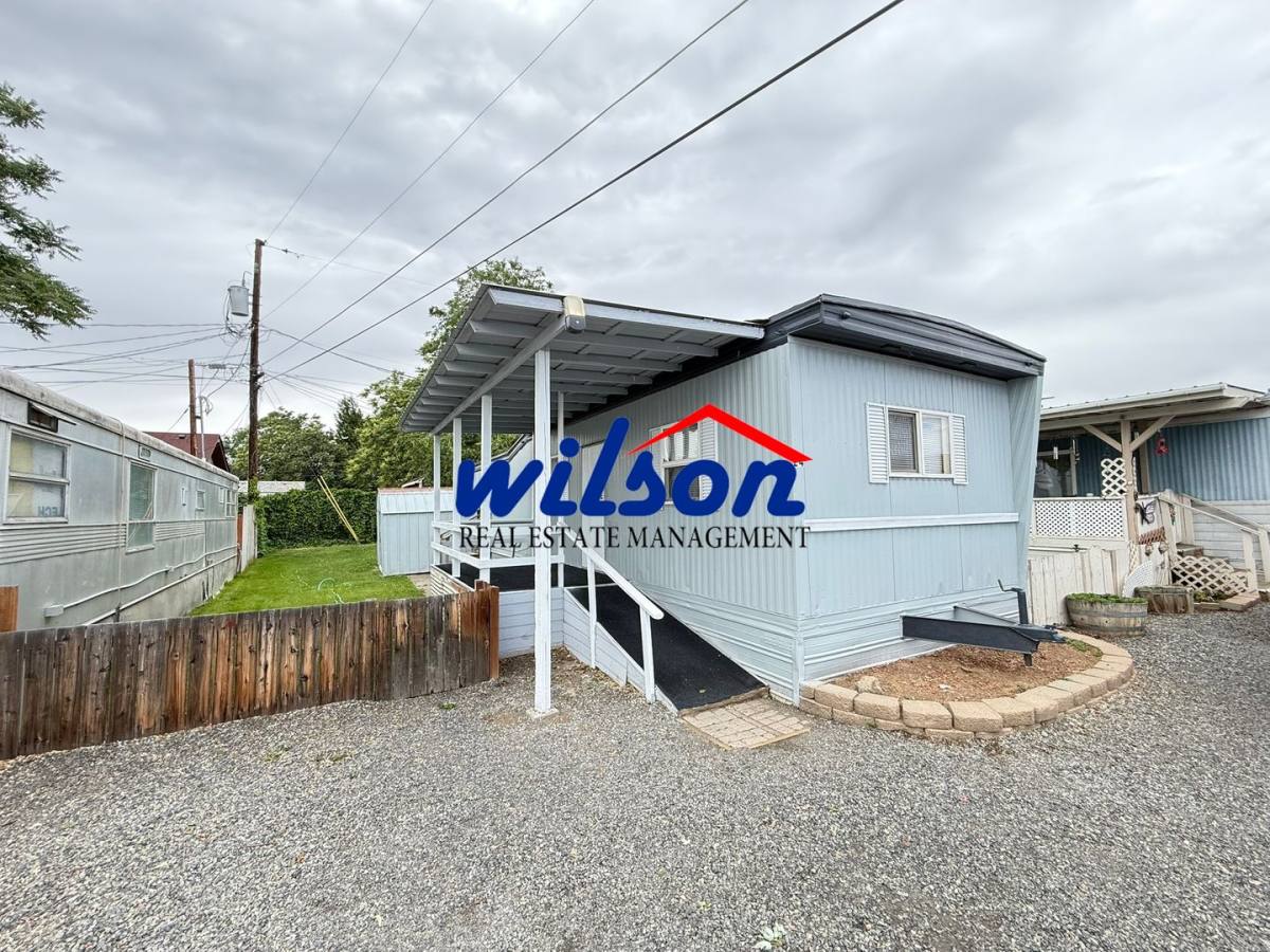 Apartment for rent at 917 Fruitvale Blvd, Yakima, WA 98902