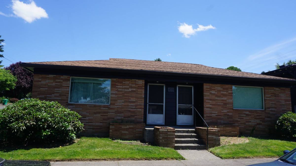 Apartment for rent at 4020 SE Pardee St, Portland, OR 97202