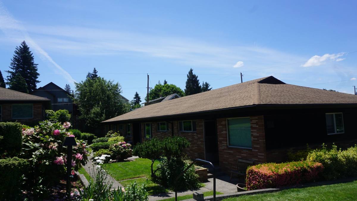 Apartment for rent at 4020 SE Pardee St, Portland, OR 97202
