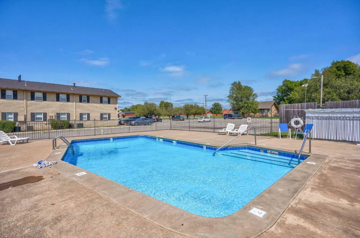 Townhouse for rent at 1616 E Alameda St, Norman, OK 73071