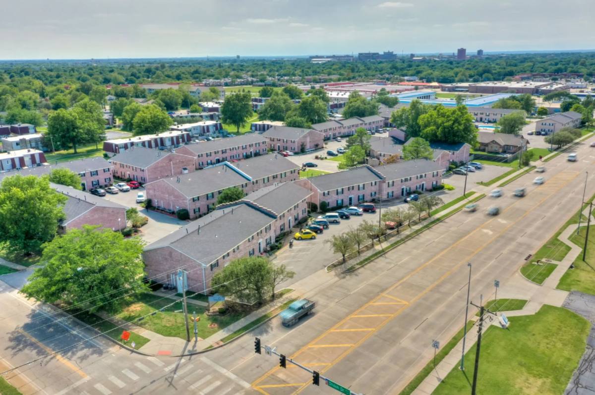 Townhouse for rent at 1616 E Alameda St, Norman, OK 73071