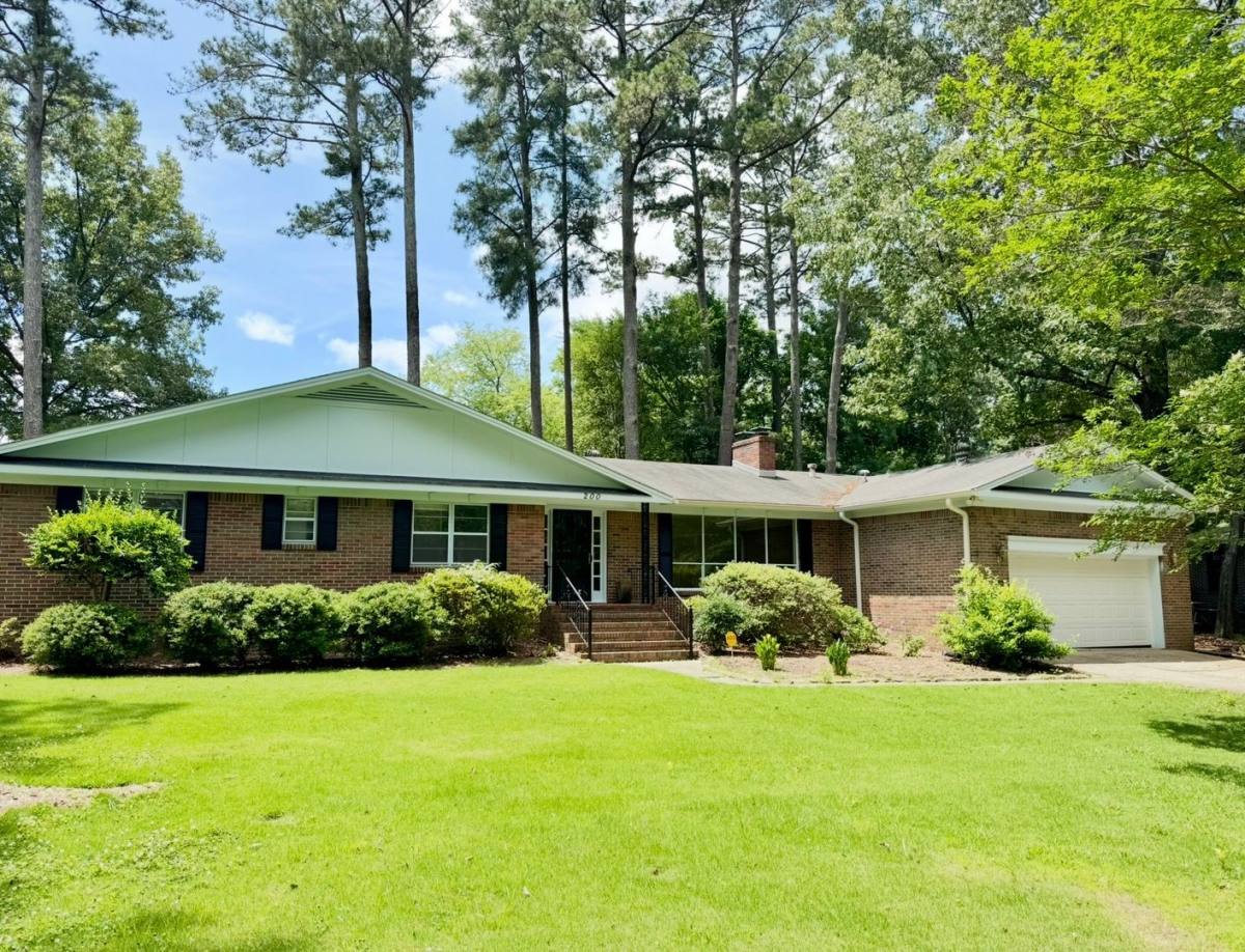 House for rent at 200 Brookhaven Dr, Gadsden, AL 35901