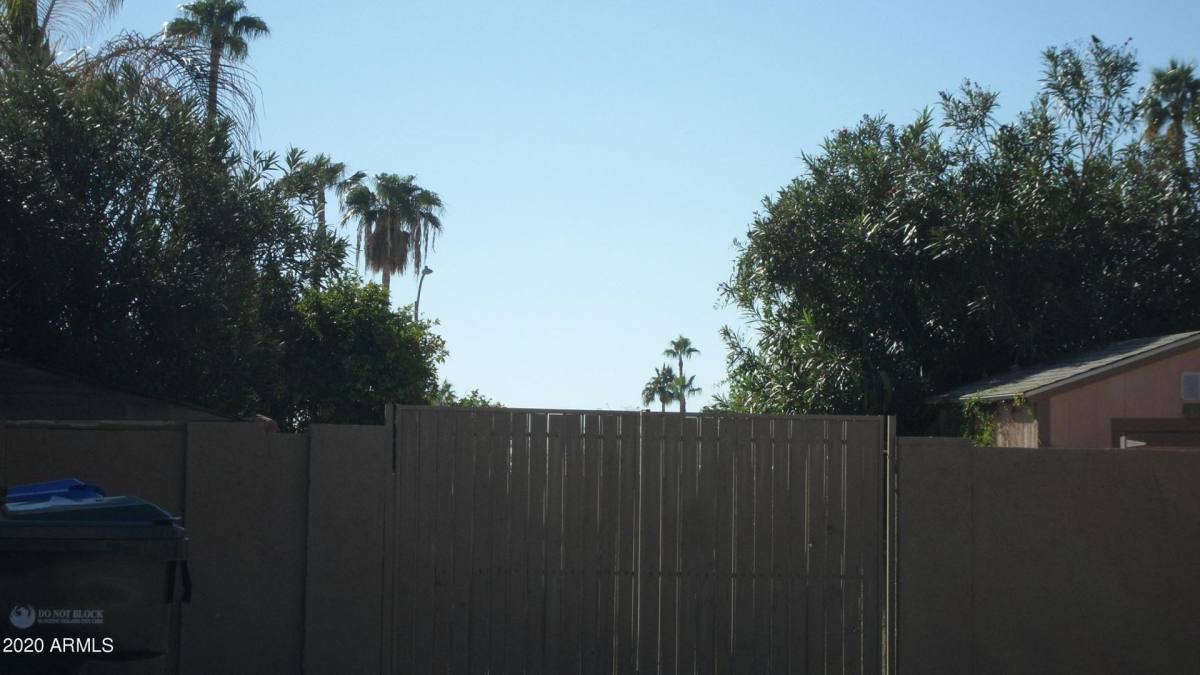 House for rent at 6935 E Hearn Rd, Scottsdale, AZ 85254