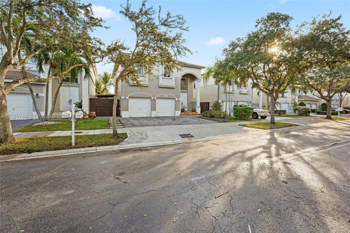 House for rent at 11258 NW 47th Lane N, Miami, FL 33178